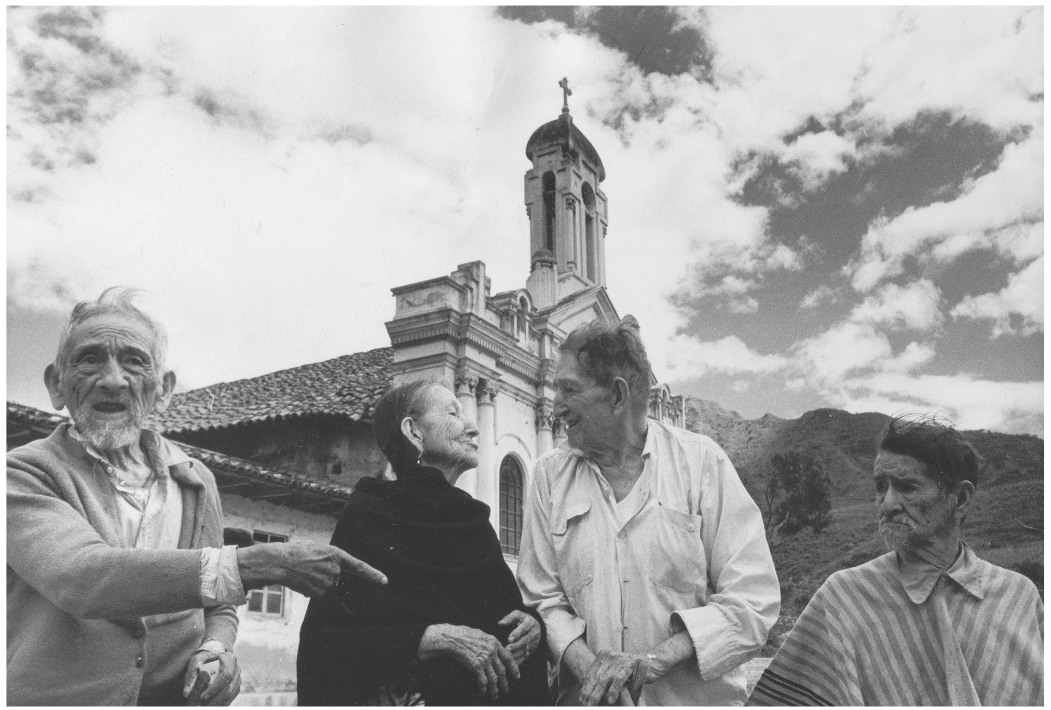 Cuatro vecinos del valle retratados en 1974 para el archivo de la Religious News Service. De izquierda a derecha: Gabriel Erazo, Micaela Quezada, Miguel Carpio y Abelino Armijos.
